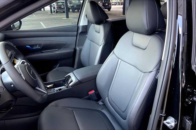 Photo of 2025 Phantom Black Hyundai TUCSON