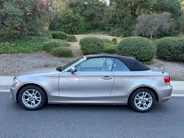 Photo of 2009 Beige BMW 128