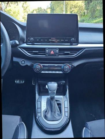 Photo of 2022 Snow White Pearl Kia Forte