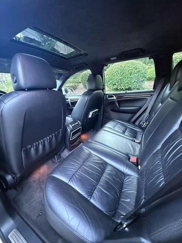 Photo of 2005 Sand White Porsche Cayenne