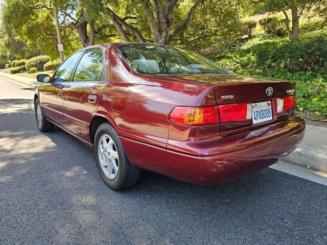 Photo of 2001 Vintage Red Pearl Toyota Camry