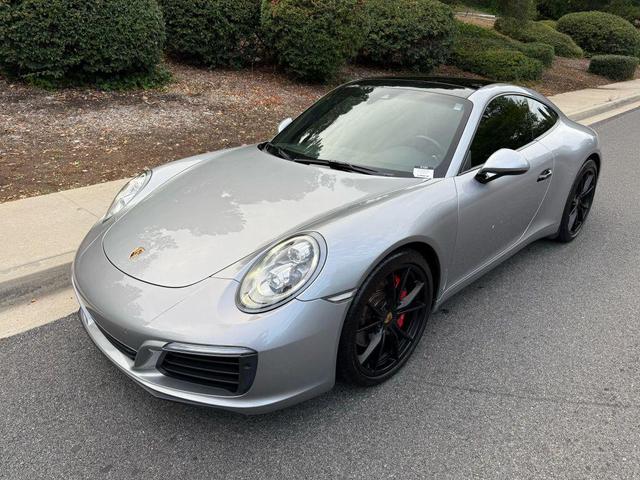 Photo of 2018 Silver Porsche 911