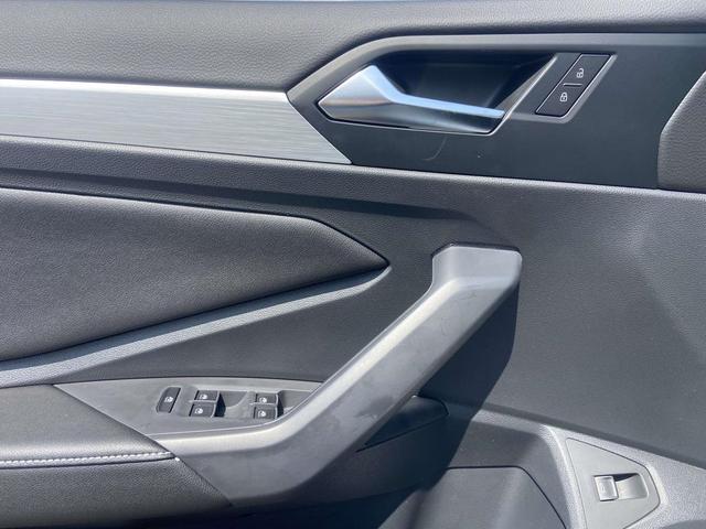 Photo of 2025 Pure White Volkswagen Jetta