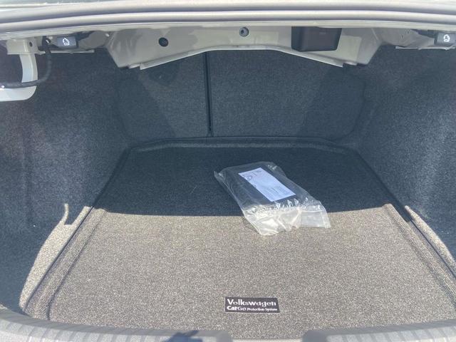 Photo of 2025 Pure White Volkswagen Jetta