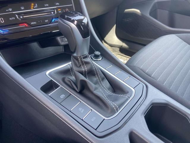 Photo of 2025 Pure White Volkswagen Jetta