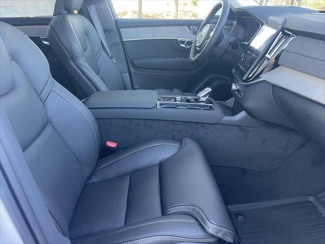 Photo of 2025 Crystal White Pearl Volvo XC90 Plug-In Hybrid