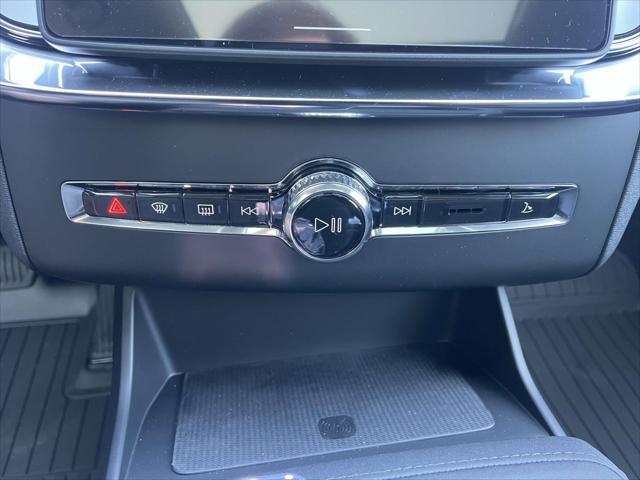 Photo of 2025 Crystal White Pearl Volvo XC90 Plug-In Hybrid