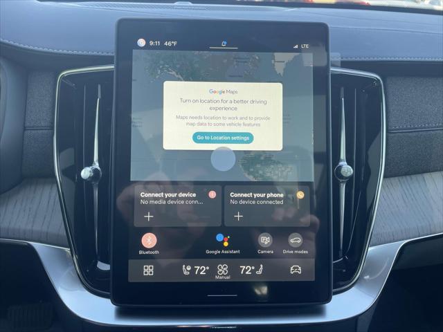 Photo of 2025 Crystal White Pearl Volvo XC90 Plug-In Hybrid