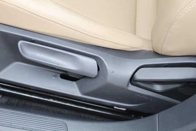 Photo of 2019 White Volkswagen Jetta