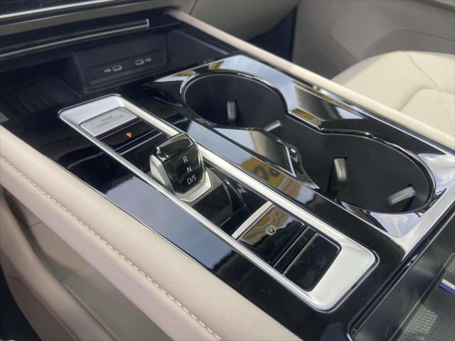 Photo of 2025 Pure White Volkswagen Atlas
