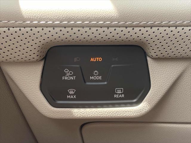Photo of 2025 Pure White Volkswagen Atlas