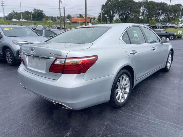 Photo of 2011 Mercury Metallic Lexus LS 460