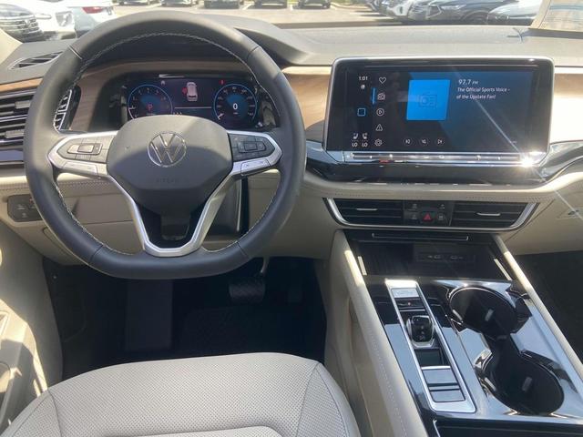 Photo of 2026 silver mist metallic Volkswagen Atlas