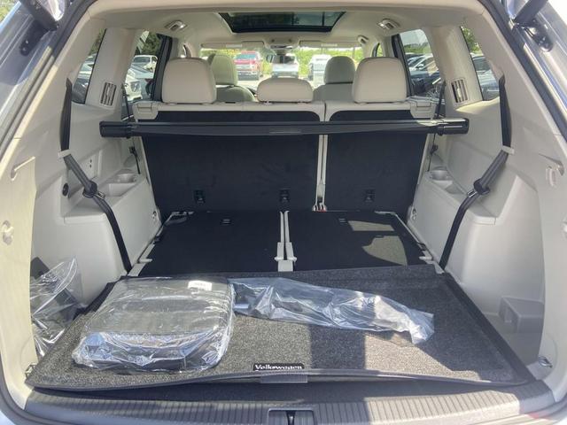 Photo of 2026 silver mist metallic Volkswagen Atlas