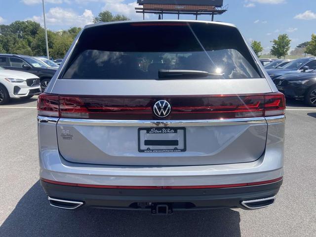 Photo of 2026 silver mist metallic Volkswagen Atlas