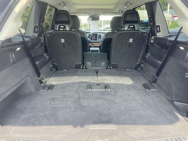 Photo of 2024 Onyx Black Metallic Volvo XC90