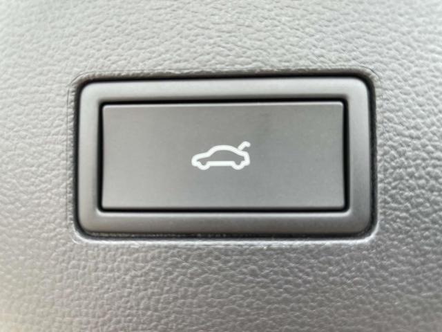 Photo of 2026 White Volkswagen Atlas