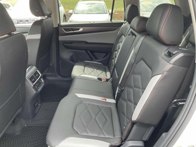 Photo of 2026 White Volkswagen Atlas