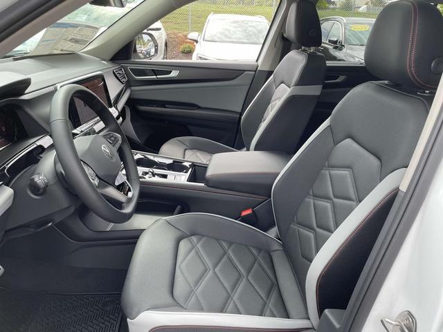 Photo of 2026 White Volkswagen Atlas