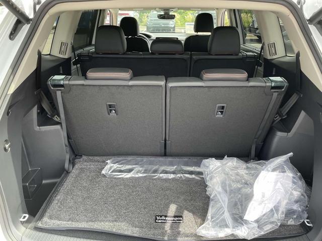 Photo of 2026 White Volkswagen Atlas