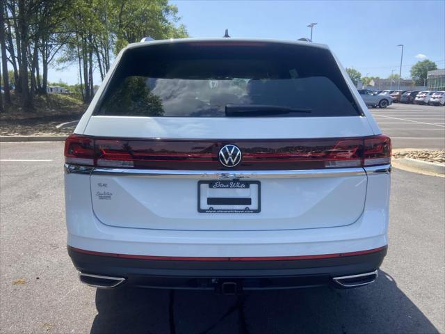 Photo of 2025 Pure White Volkswagen Atlas