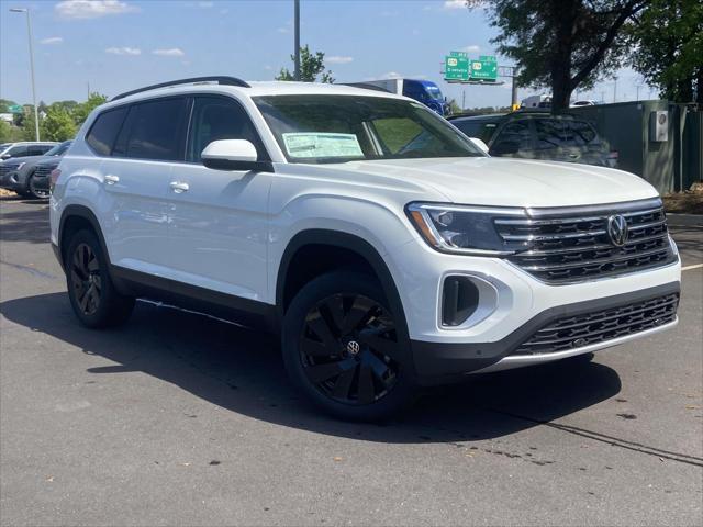 Photo of 2025 Pure White Volkswagen Atlas