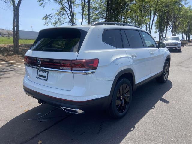 Photo of 2025 Pure White Volkswagen Atlas