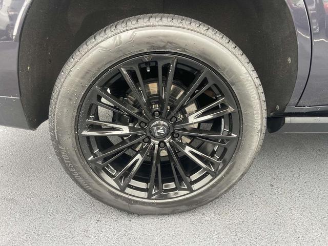 Photo of 2024 Gray GMC Yukon