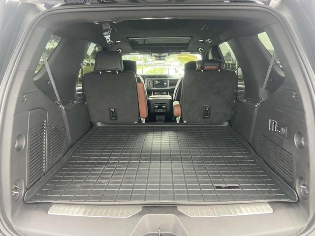 Photo of 2024 Gray GMC Yukon