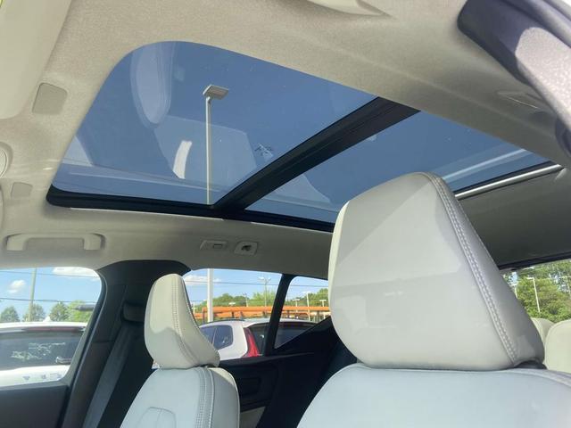 Photo of 2025 Crystal White Pearl Volvo XC40