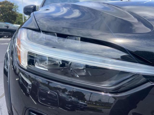 Photo of 2025 Onyx Black Metallic Volvo XC60 Plug-In Hybrid