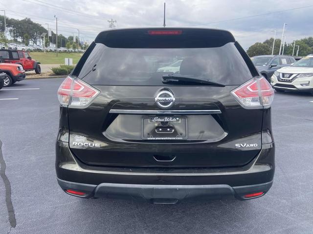 Photo of 2016 Midnight Jade Nissan Rogue