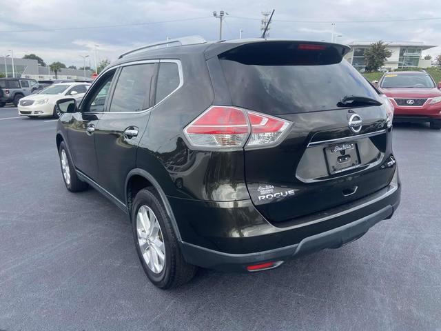 Photo of 2016 Midnight Jade Nissan Rogue