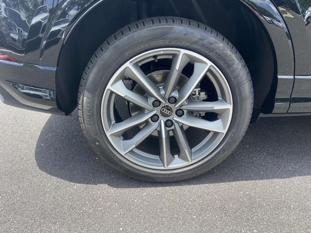 Photo of 2025 Mythos Black Metallic Audi Q3