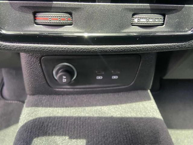 Photo of 2025 Mythos Black Metallic Audi Q3