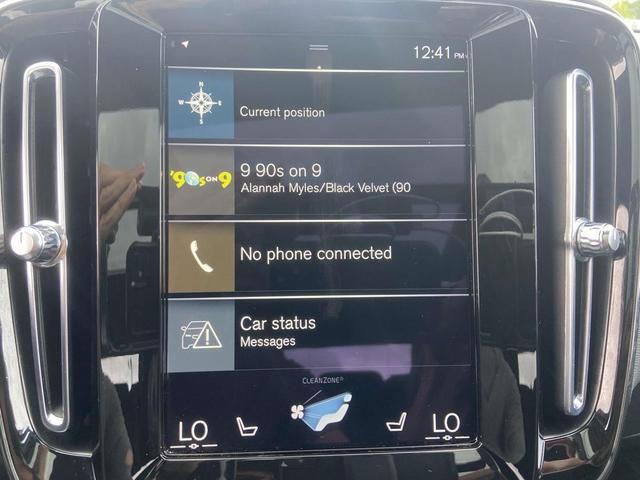 Photo of 2022 Denim Blue Metallic Volvo XC40