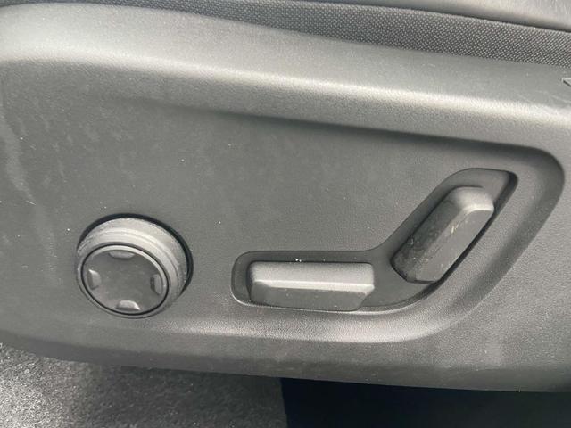 Photo of 2022 Denim Blue Metallic Volvo XC40