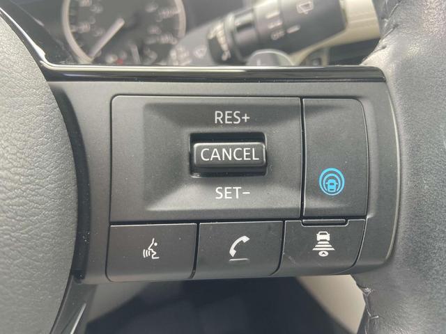 Photo of 2023 White Nissan Rogue