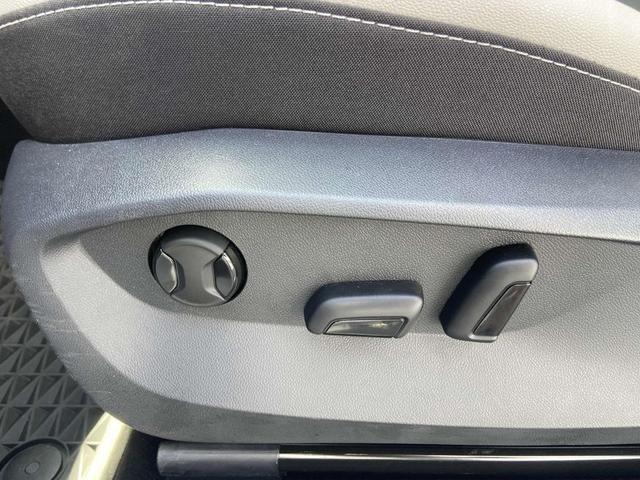 Photo of 2025 Pyrite Silver Metallic Volkswagen Taos
