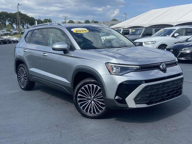 Photo of 2025 Pyrite Silver Metallic Volkswagen Taos
