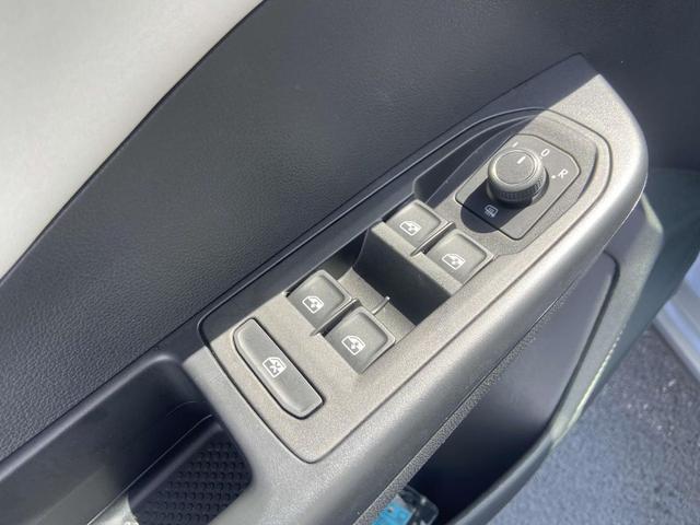 Photo of 2025 Pyrite Silver Metallic Volkswagen Taos