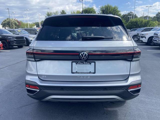 Photo of 2025 Pyrite Silver Metallic Volkswagen Taos