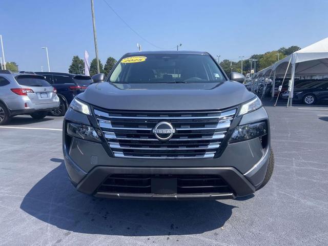 Photo of 2025 Gun Metallic Nissan Rogue