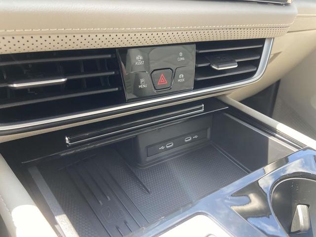 Photo of 2026 silver mist metallic Volkswagen Atlas