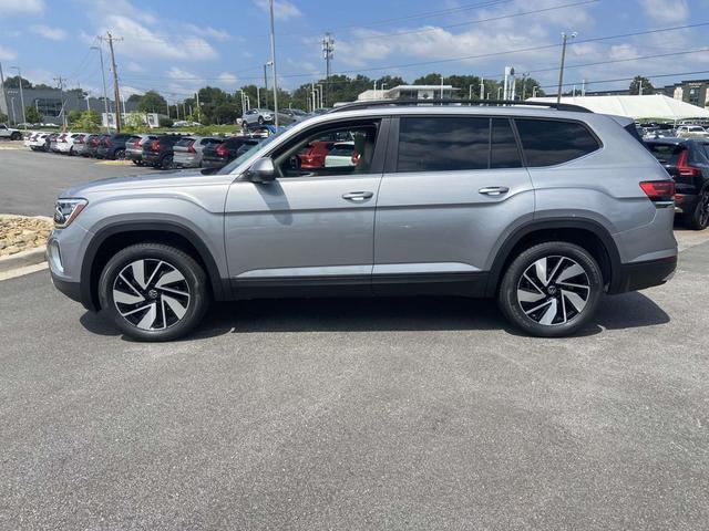 Photo of 2026 silver mist metallic Volkswagen Atlas