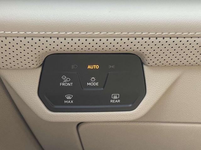 Photo of 2026 silver mist metallic Volkswagen Atlas