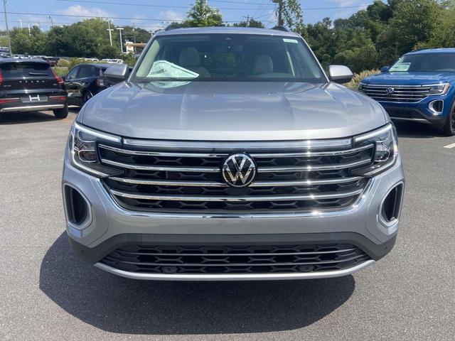 Photo of 2026 silver mist metallic Volkswagen Atlas