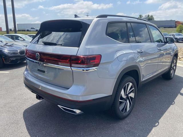 Photo of 2026 silver mist metallic Volkswagen Atlas
