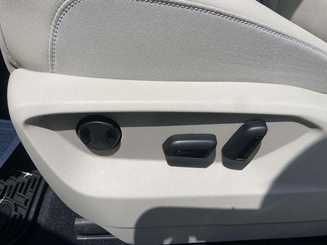 Photo of 2026 silver mist metallic Volkswagen Atlas