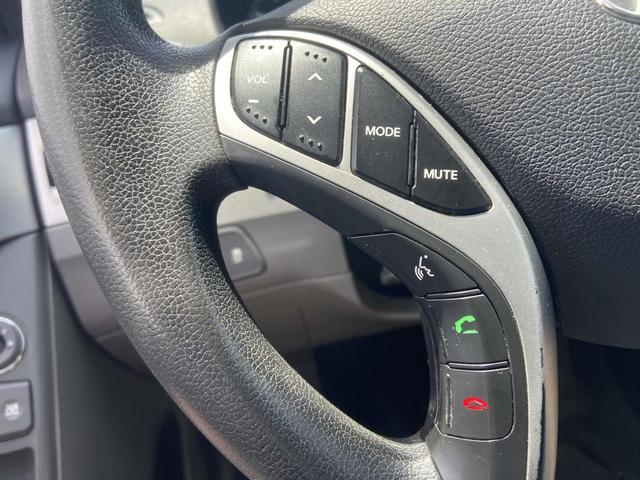 Photo of 2011 Silver Hyundai ELANTRA